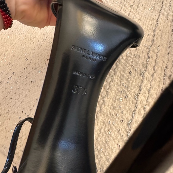 Saint Laurent Glossy Black Heels - Picture 4 of 4